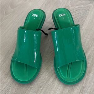 Zara Women's Vibrant Green Slide Sandals